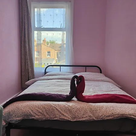 Charming Double Bed Retreat Hotel